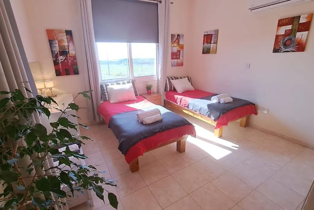 Leah'S Deluxe Villa Tersephanou